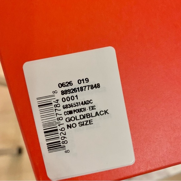 [🌟 PRICE FIRM] Alexander McQueen Leather Logo Round Circle Coin Pouch Wristlet - Picture 8 of 10